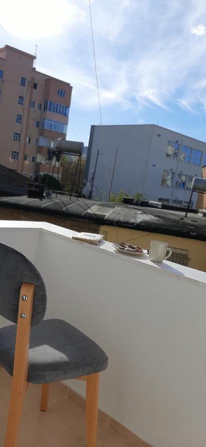 Comfy Apartment- Sunny Balcony 地拉那 外观 照片