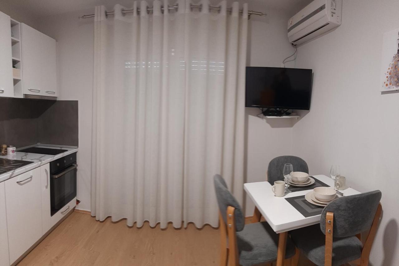 Comfy Apartment- Sunny Balcony 地拉那 外观 照片